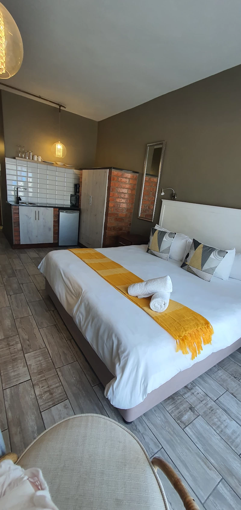 Room 28